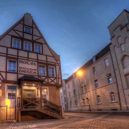 Hotel Siesta Świebodzin Buitenkant foto
