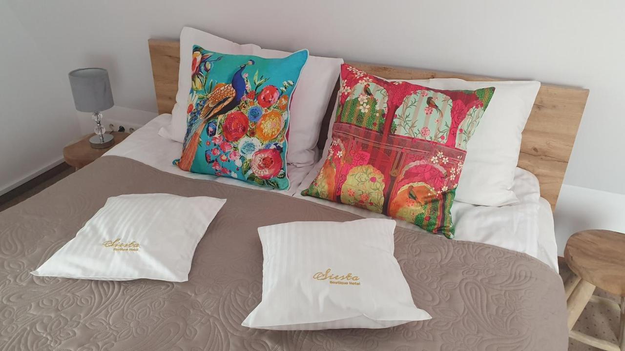 Hotel Siesta Świebodzin Buitenkant foto