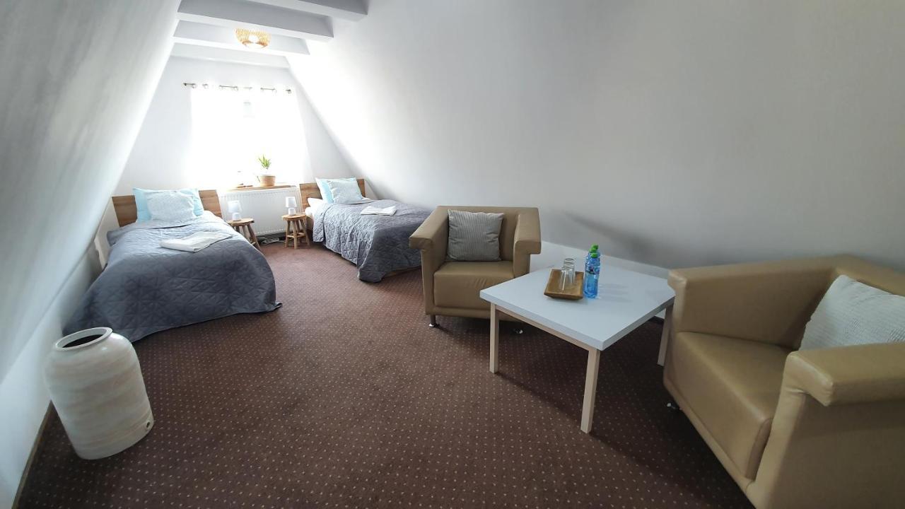 Hotel Siesta Świebodzin Buitenkant foto