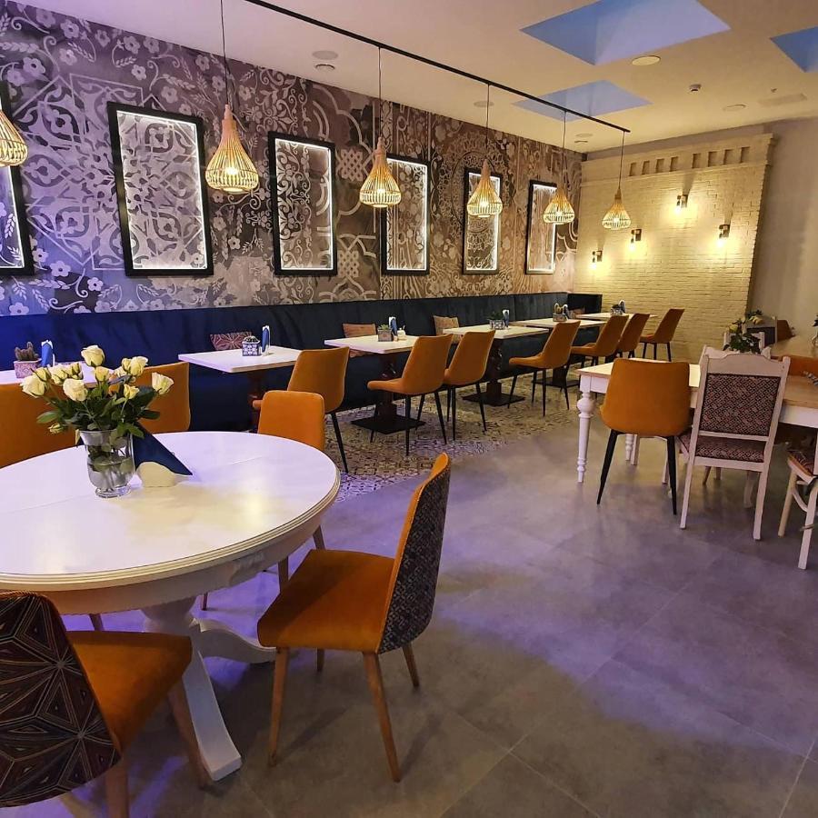 Hotel Siesta Świebodzin Buitenkant foto