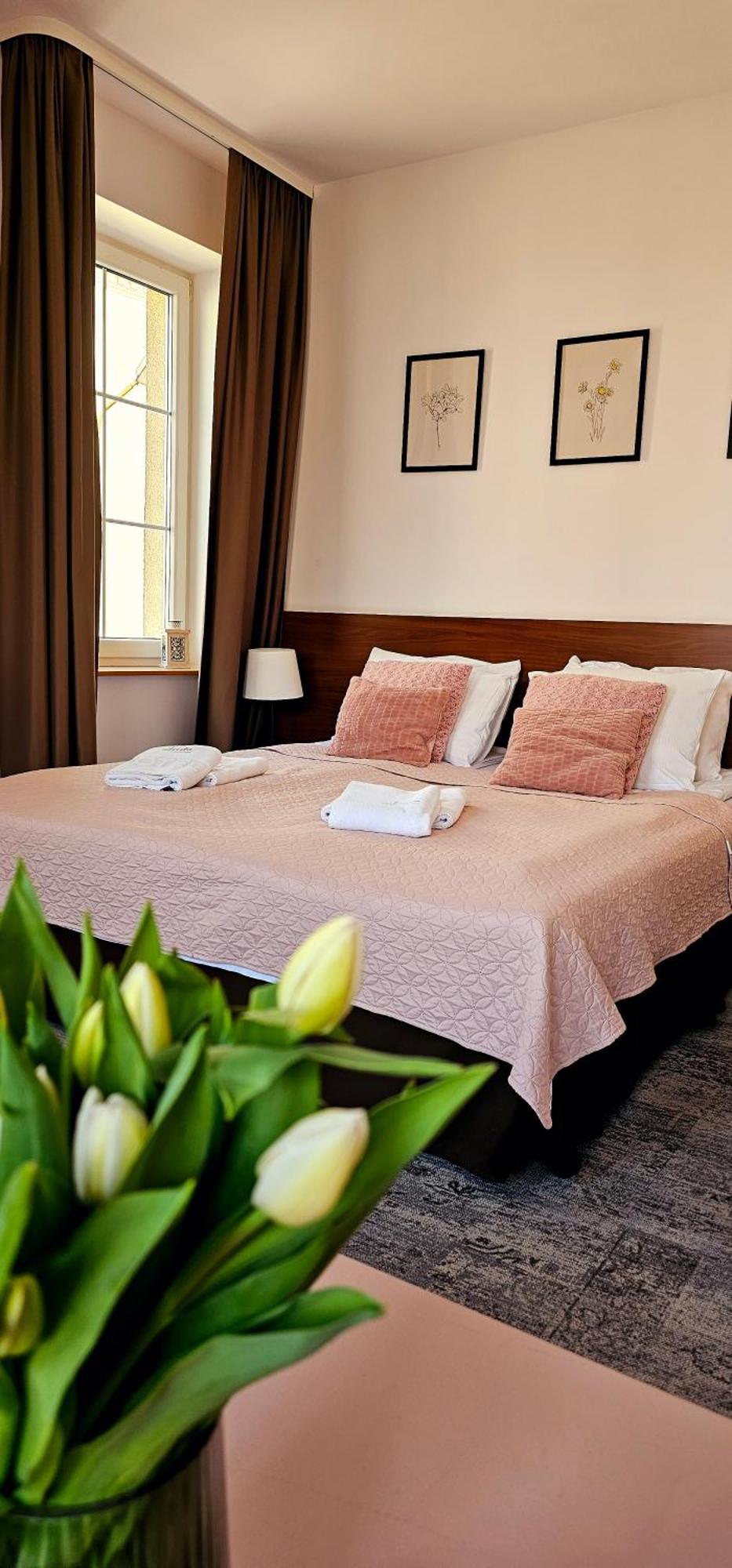 Hotel Siesta Świebodzin Buitenkant foto