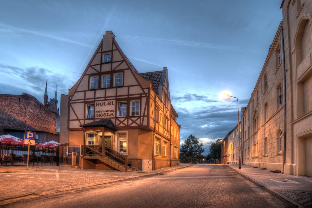 Hotel Siesta Świebodzin Buitenkant foto