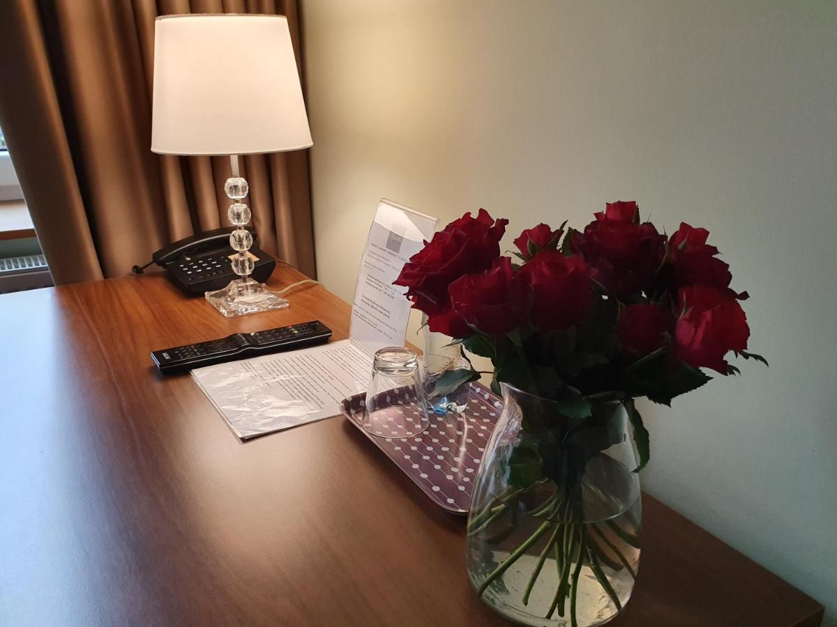 Hotel Siesta Świebodzin Kamer foto